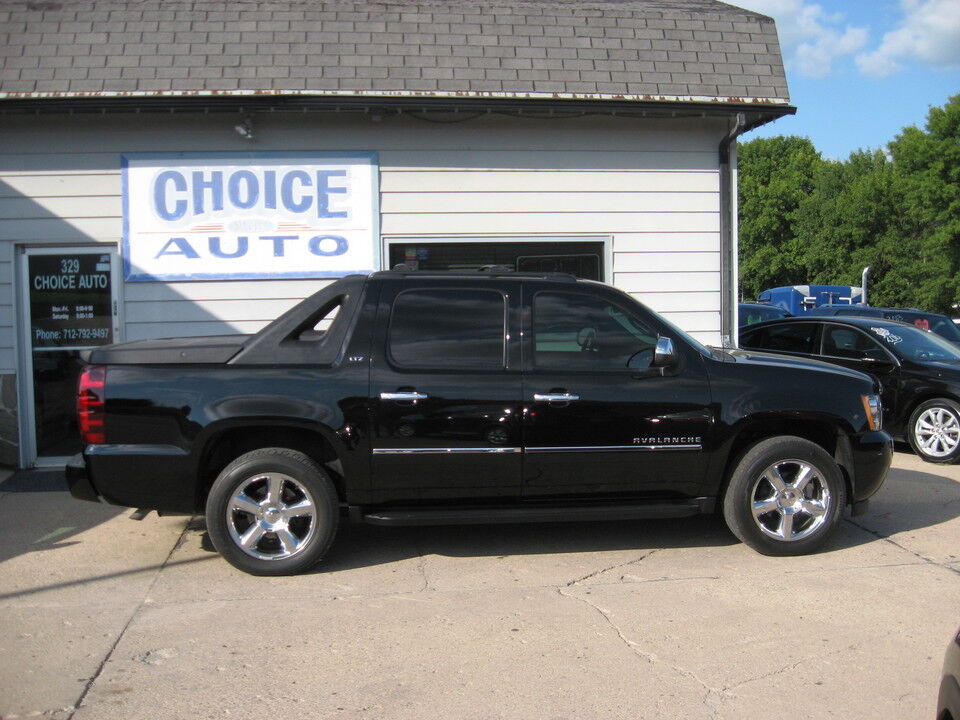 2011 Chevrolet Avalanche  - Choice Auto